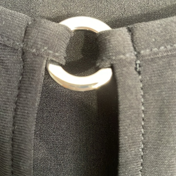 White House Black Market Sleeveless black  keyhole neck top NWT size XL - Picture 3 of 5